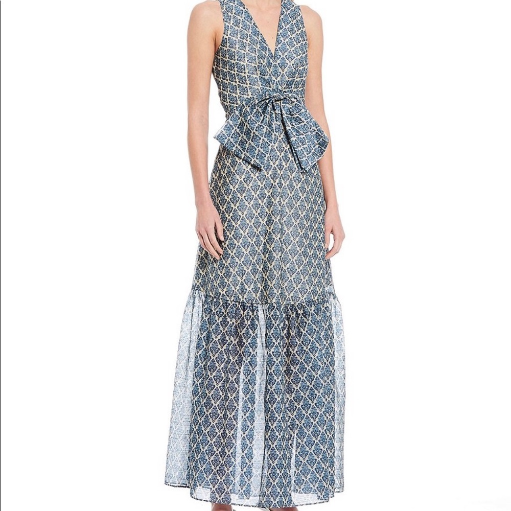 💙Sachi & Babi Bryce V- Neck sleeves Dress💙 - Picture 4 of 5